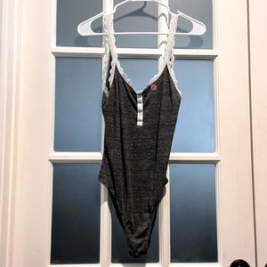 🩶 Victoria’s Secret Body Suit 🩶